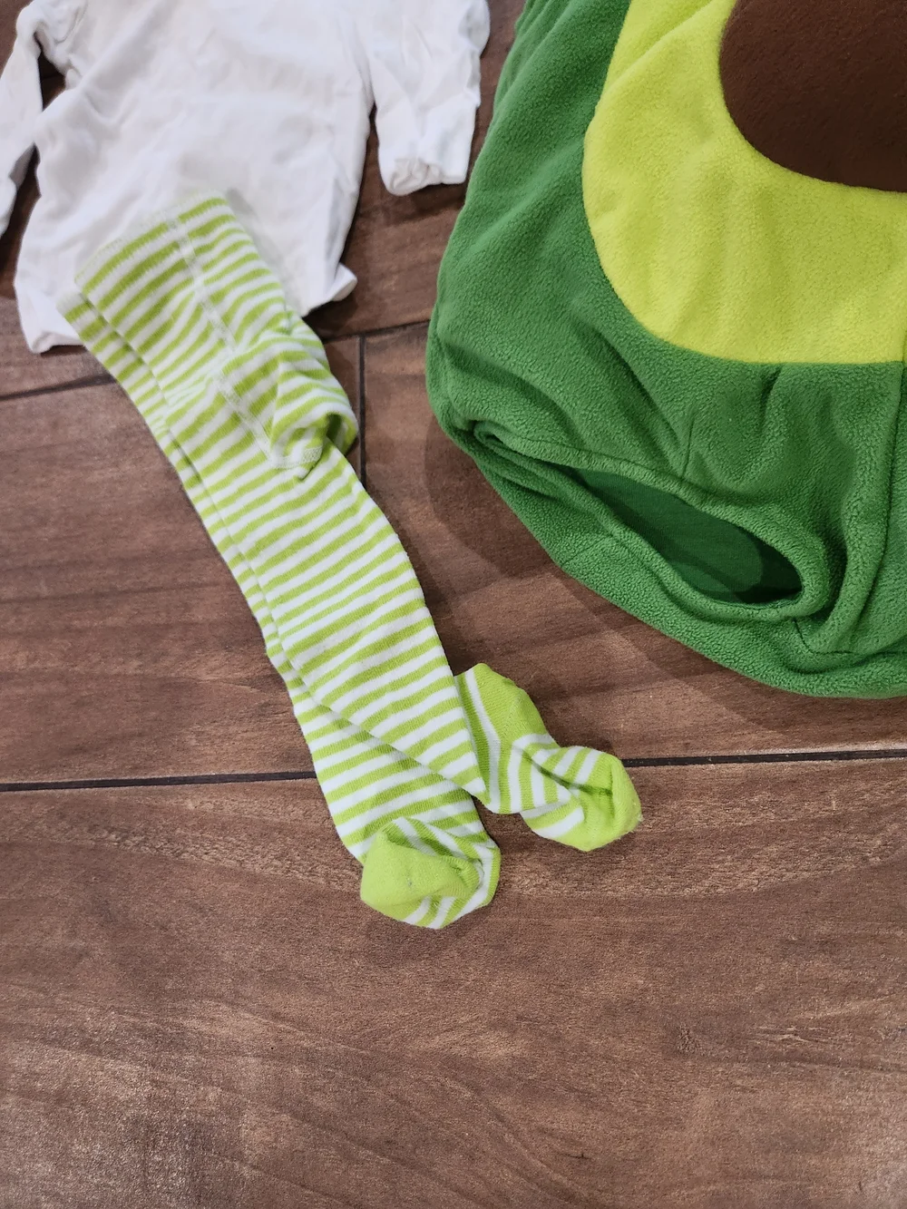 Carter's avocado Halloween costume size  12m